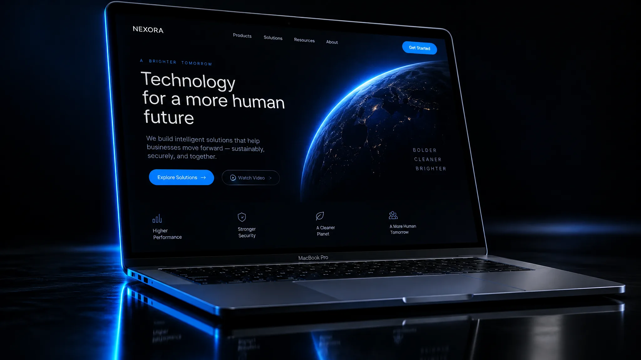 Entwicklungs-Phase: fertige Website auf einem MacBook
