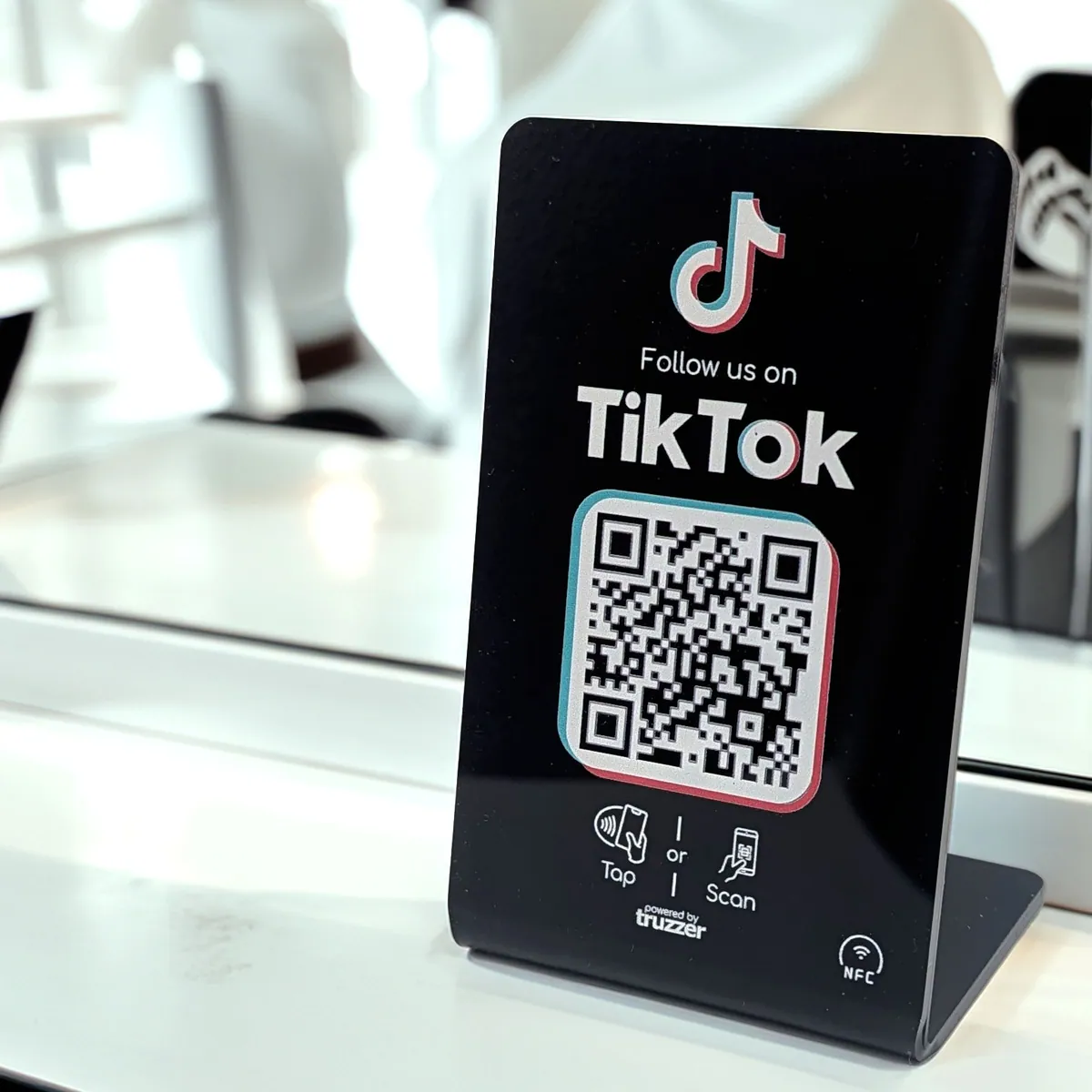 TikTok Follower NFC Tag und QR Code Tischaufsteller – Ansicht 2